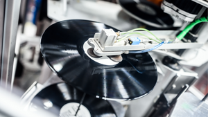 The Cost and Benefits of Vinyl Production for New Music Artists: Is It Worth It?