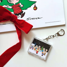 'Hit Clips' Mini CD Case Keychain - Charlie Brown Christmas: Linus and Lucy